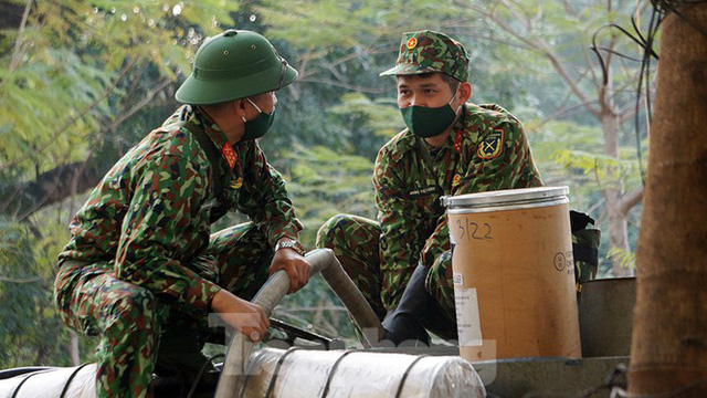 Dùng xe chuyên dụng phun khử khuẩn nội đô Hải Phòng - Ảnh 6. Dùng xe chuyên dụng phun khử khuẩn nội đô Hải Phòng - Ảnh 6.