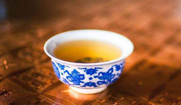 5 loại nước tuyệt đối KHÔNG được uống khi vừa ngủ dậy buổi sáng, những người sau 40 tuổi càng phải cố gắng lưu ý - Ảnh 2. 5 loại nước tuyệt đối KHÔNG được uống khi vừa ngủ dậy buổi sáng, những người sau 40 tuổi càng phải cố gắng lưu ý - Ảnh 2.